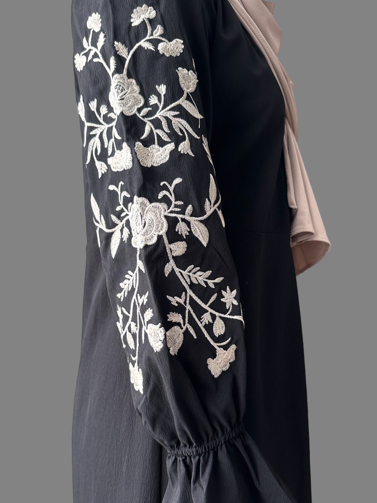 Robe à fleurs brodée - Noir
